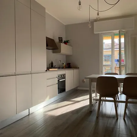 Modern Gelegen In Bologna. Bologna