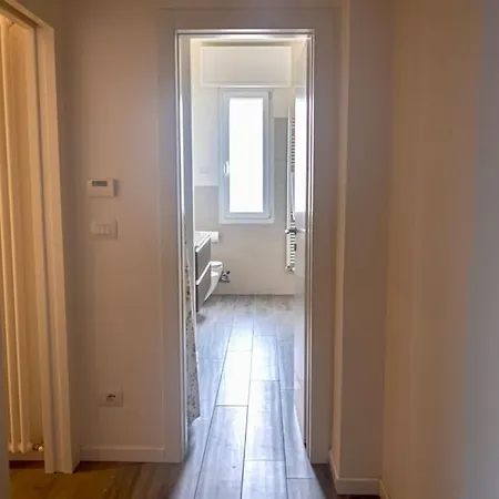 Modern Gelegen In Bologna. Lejlighed *