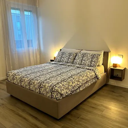 Modern Gelegen In Bologna. Lejlighed *