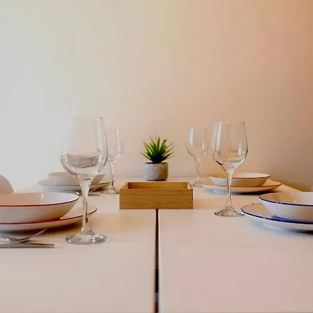 Modern Centraal Gelegen In Bologna. Appartement *