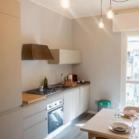 Modern Centraal Gelegen In Bologna. Appartement *