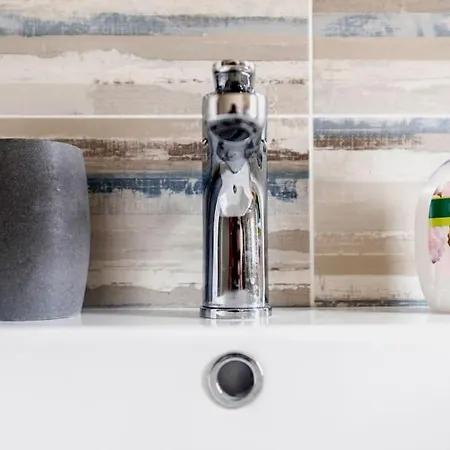 Modern Gelegen In Bologna. * Bologne