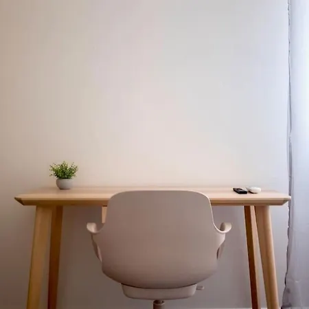 Apartment Modern Centraal Gelegen In Bologna. *