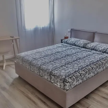 Modern Centraal Gelegen In Bologna. Appartement