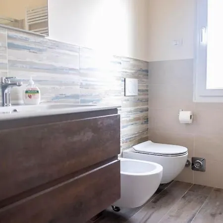 Modern Centraal Gelegen In Bologna. Appartement Bologna