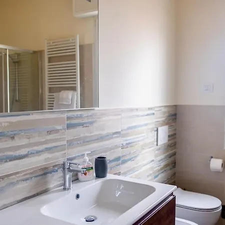 Appartement Modern Centraal Gelegen In Bologna. *