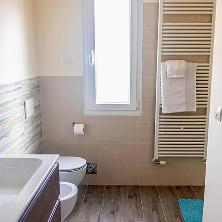 Modern Gelegen In Bologna. *