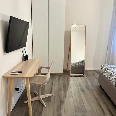 Modern Gelegen In Bologna. Bologna