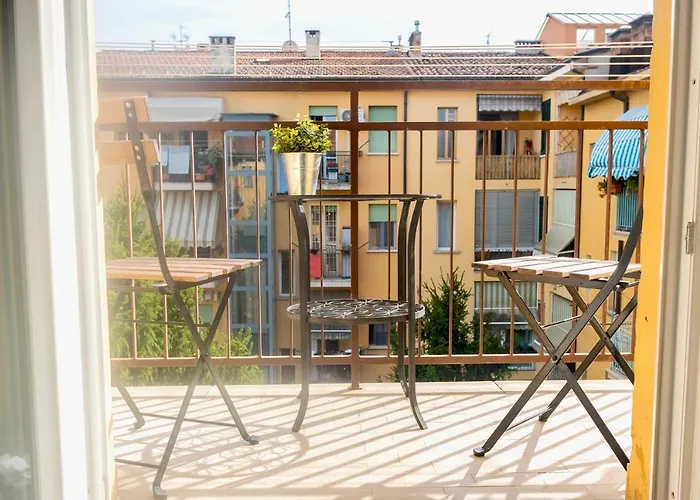 شقة Modern Gelegen In Bologna. *