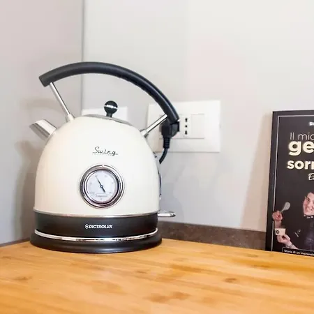 Modern Gelegen In Bologna. Bolonia